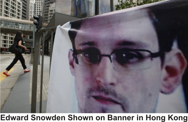 Snowden_banner_in_HongKong