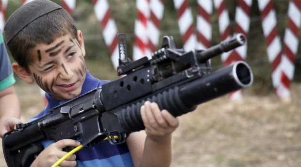 israeli-boy-gun